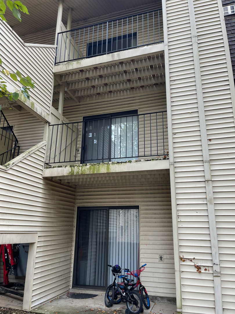 202 S Waters Edge Drive #201, Glendale Heights, IL 60139