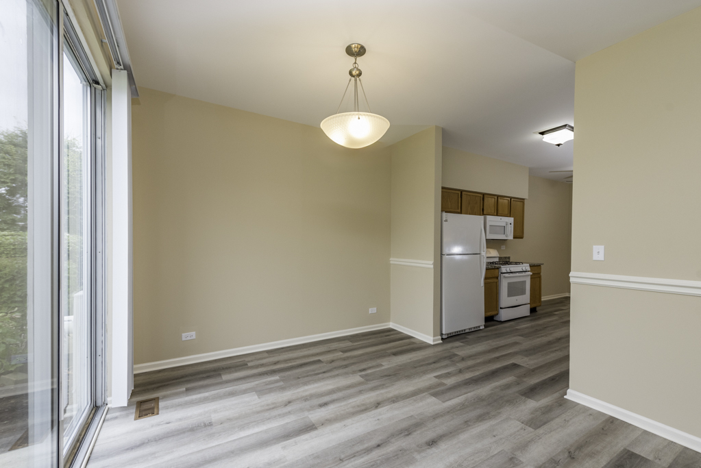 17876 W Braewick Road, Gurnee, IL 60031