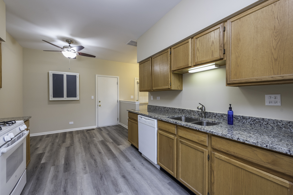 17876 W Braewick Road, Gurnee, IL 60031
