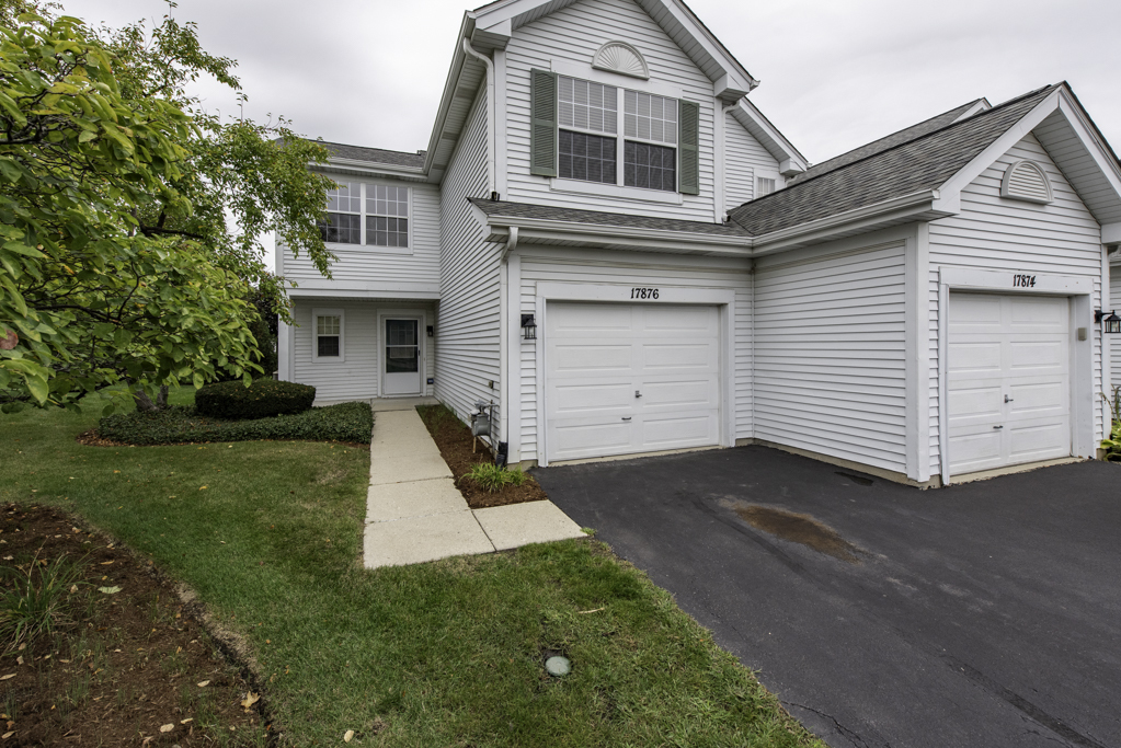 17876 W Braewick Road, Gurnee, IL 60031