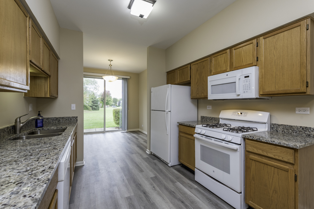 17876 W Braewick Road, Gurnee, IL 60031