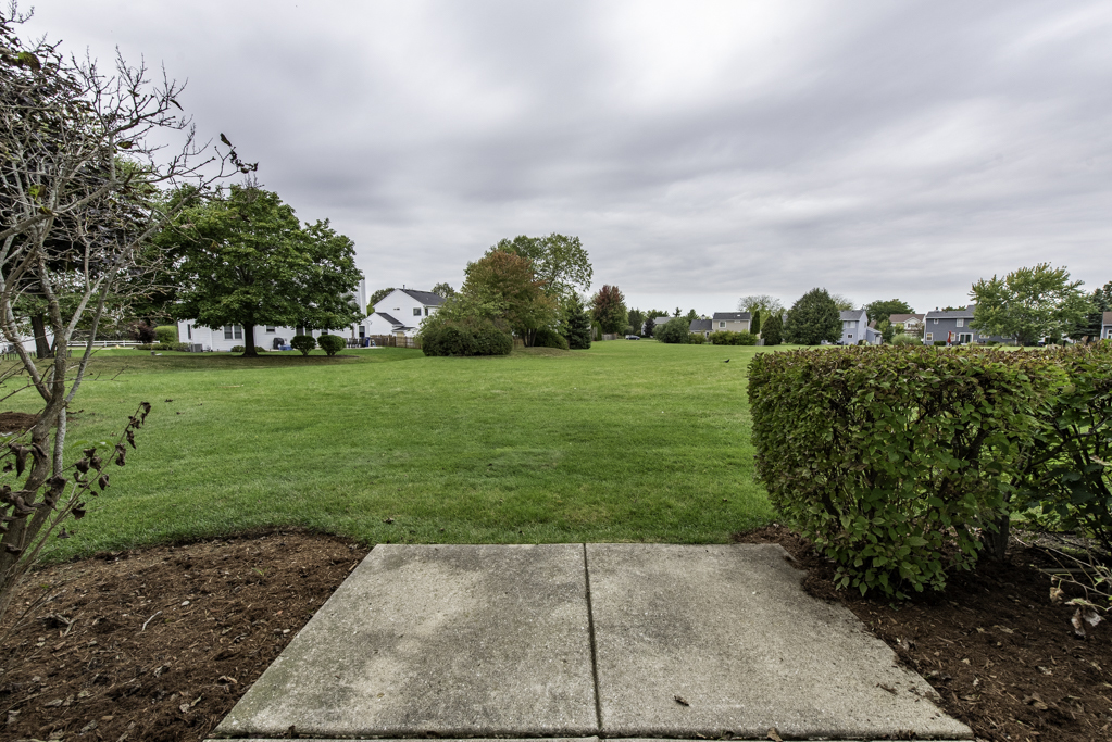 17876 W Braewick Road, Gurnee, IL 60031
