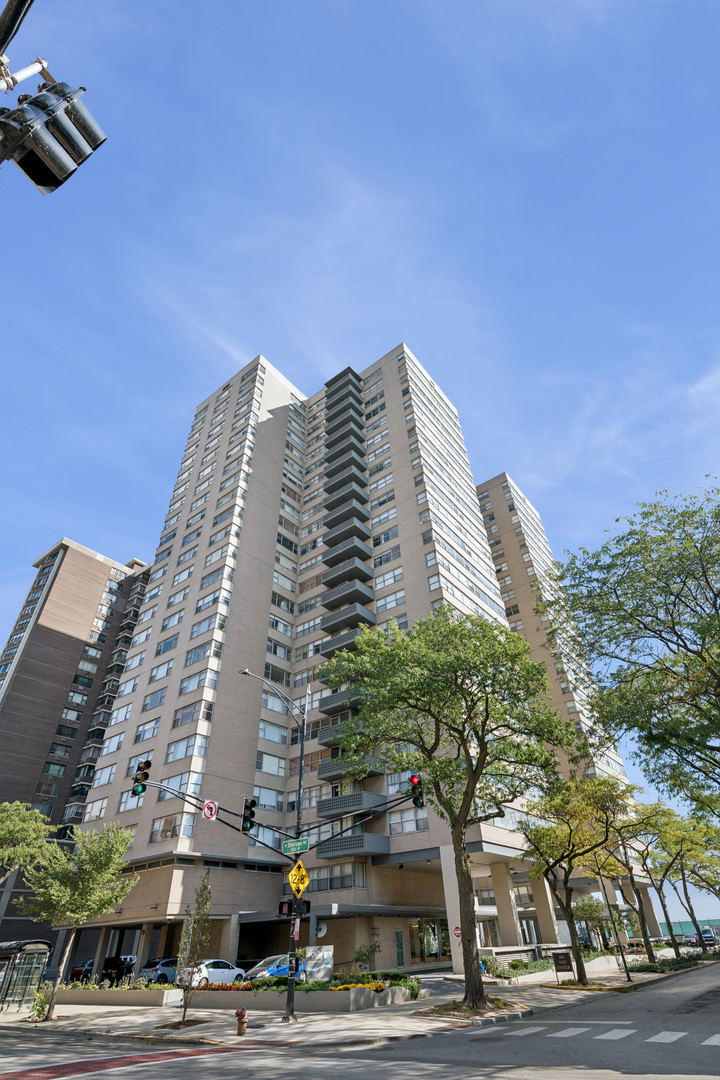6301 N Sheridan Road #14E, Chicago, IL 60660