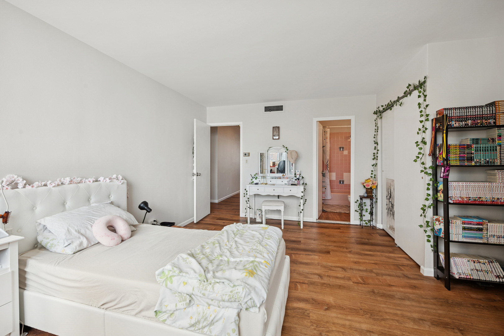 6301 N Sheridan Road #14E, Chicago, IL 60660