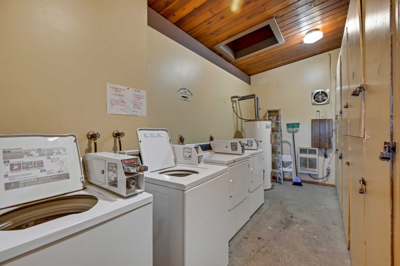 2306 Holiday Terrace #163, Lansing, IL 60438