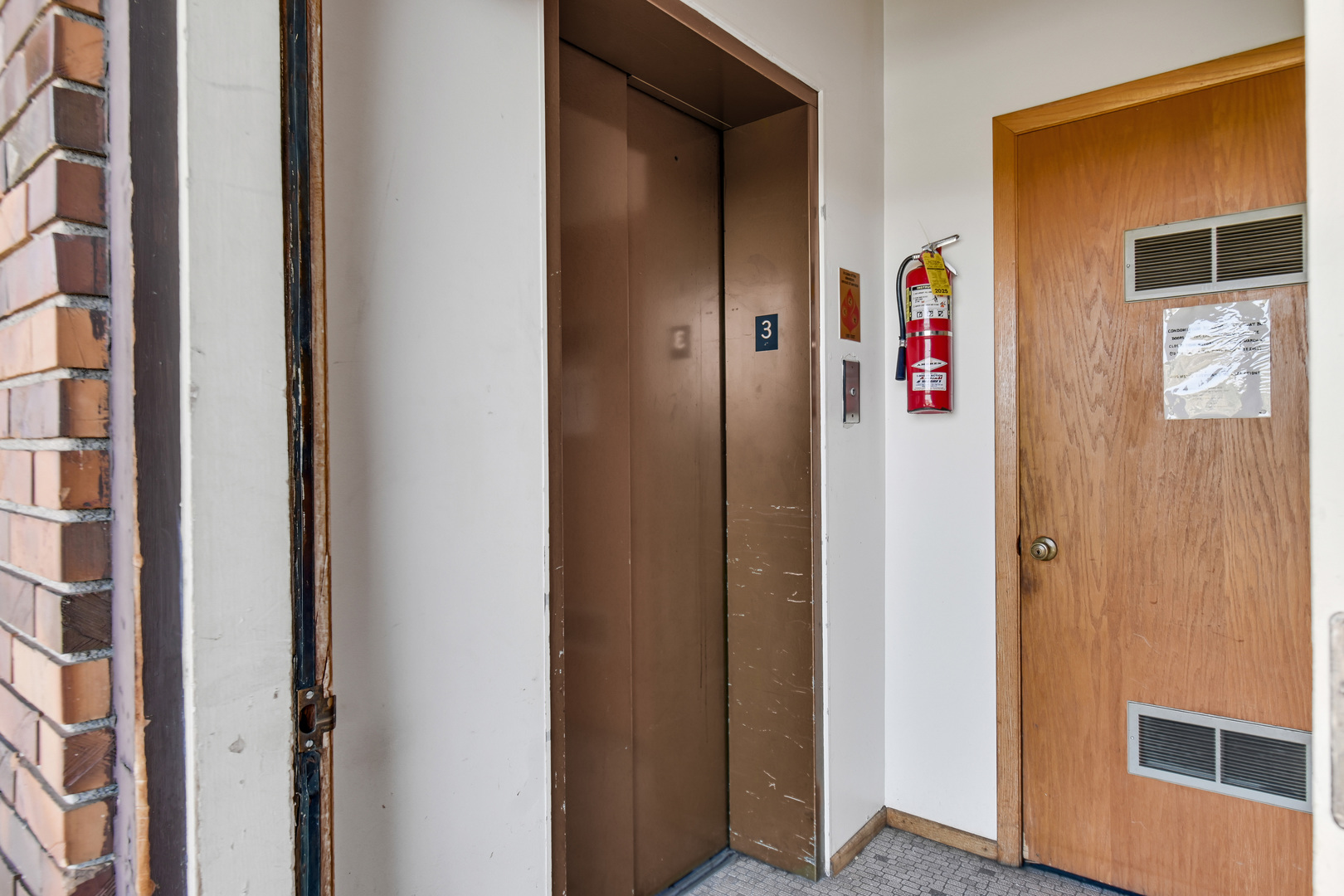 2306 Holiday Terrace #163, Lansing, IL 60438