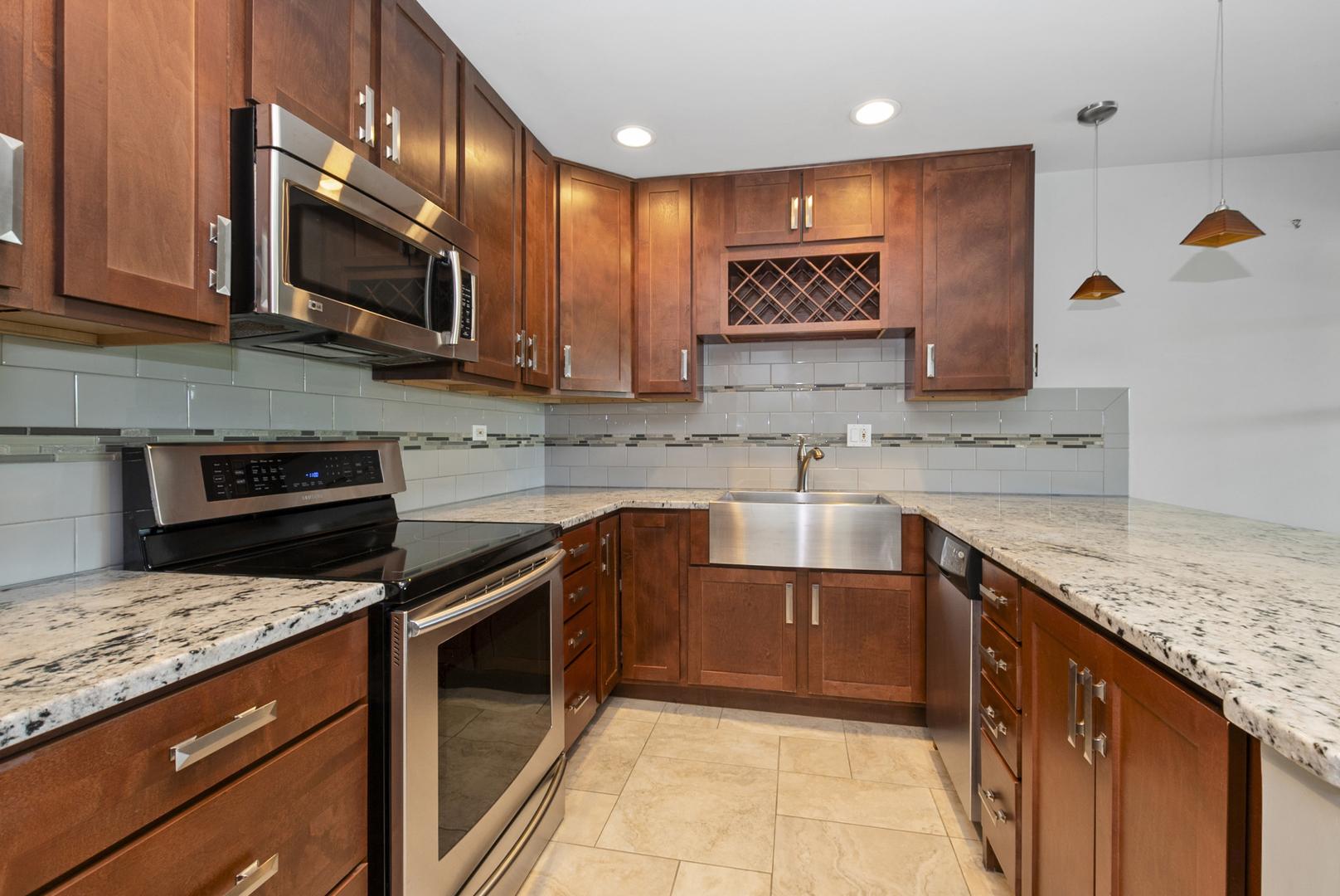 3939 Saratoga Avenue #E-214, Downers Grove, IL 60515