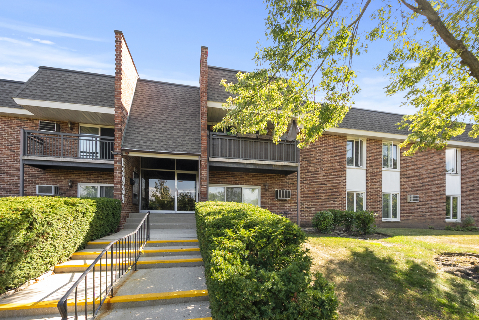3939 Saratoga Avenue #E-214, Downers Grove, IL 60515