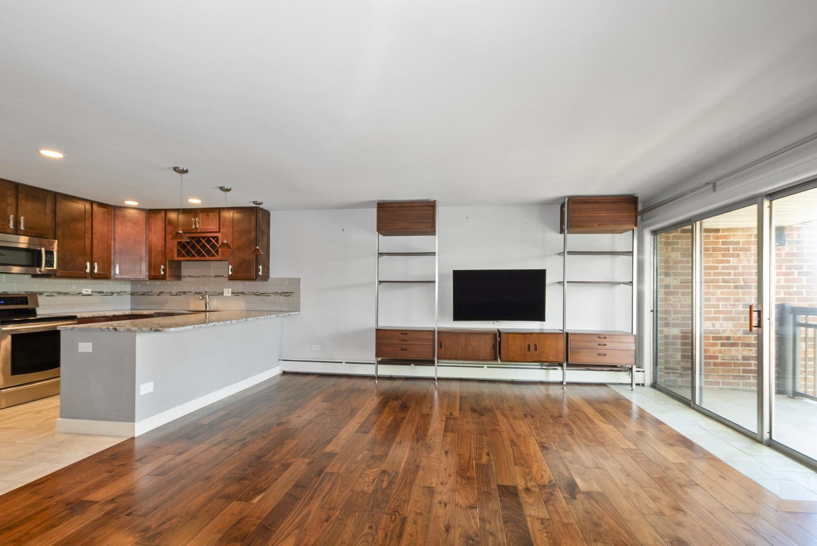3939 Saratoga Avenue #E-214, Downers Grove, IL 60515
