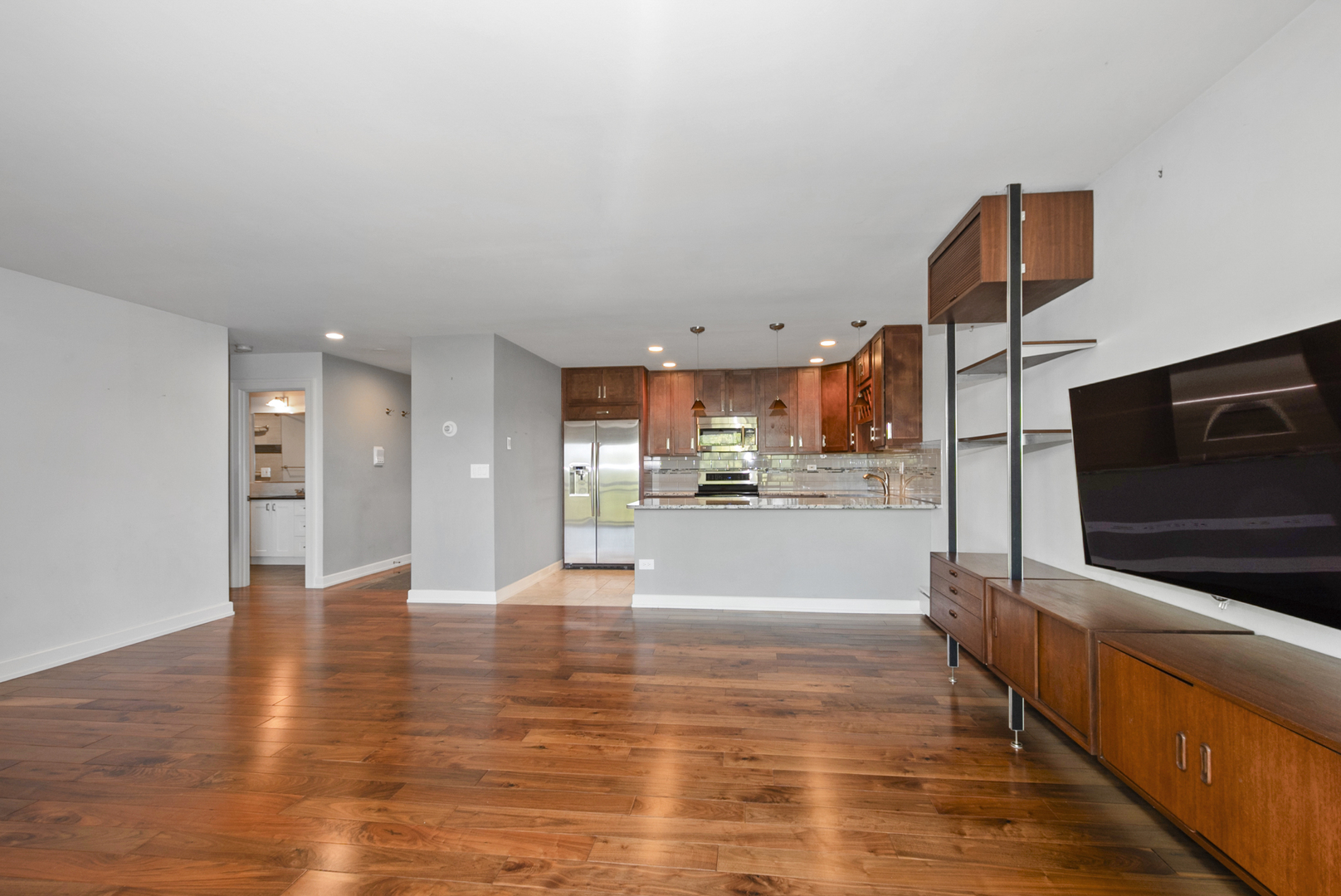 3939 Saratoga Avenue #E-214, Downers Grove, IL 60515