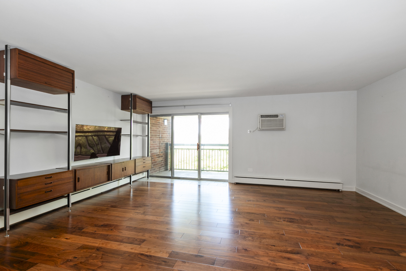 3939 Saratoga Avenue #E-214, Downers Grove, IL 60515