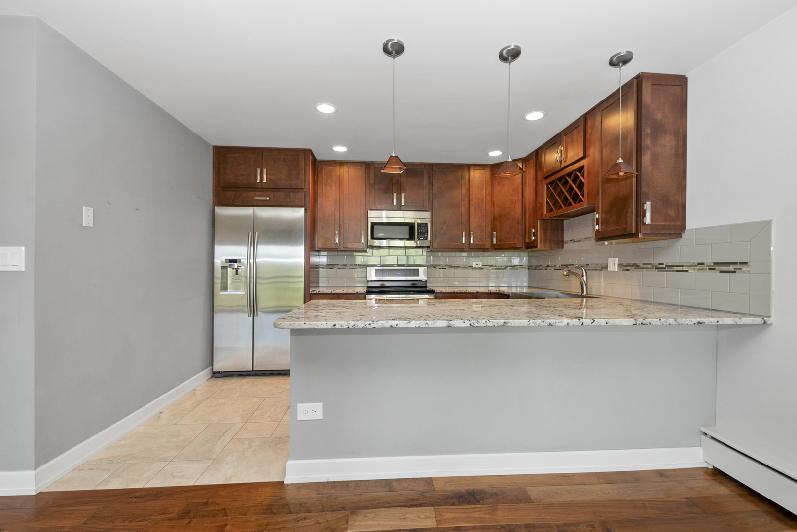 3939 Saratoga Avenue #E-214, Downers Grove, IL 60515