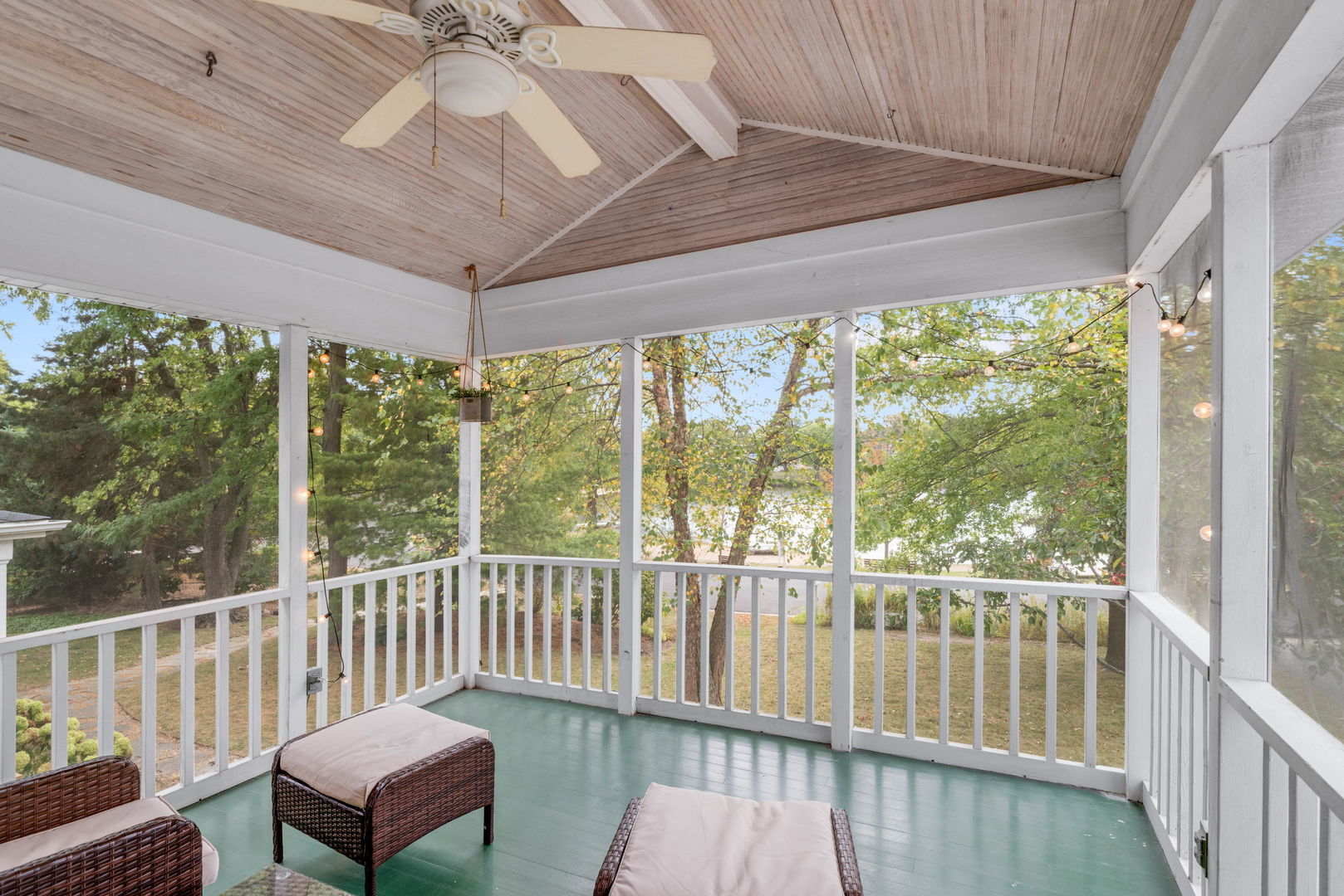 21056 W Sylvan Drive, Mundelein, IL 60060