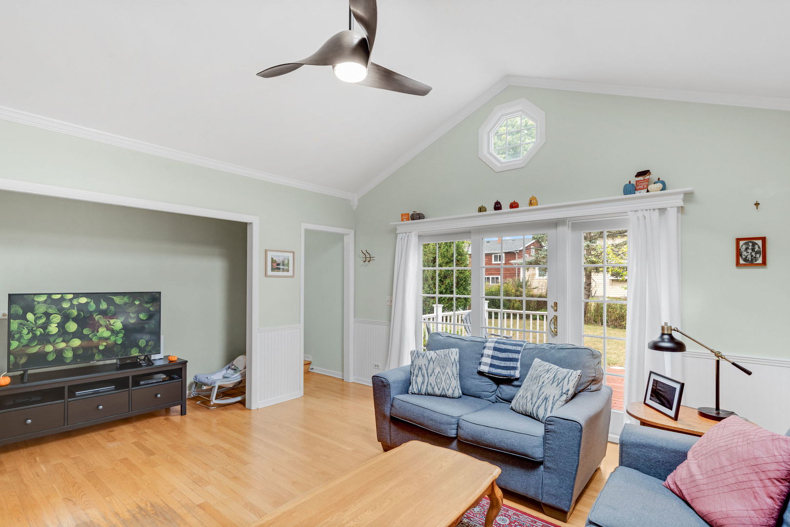 21056 W Sylvan Drive, Mundelein, IL 60060