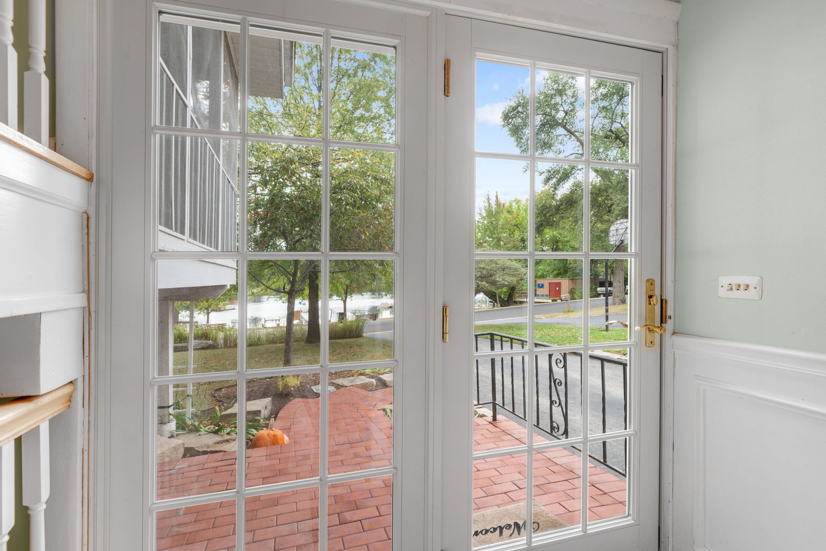 21056 W Sylvan Drive, Mundelein, IL 60060