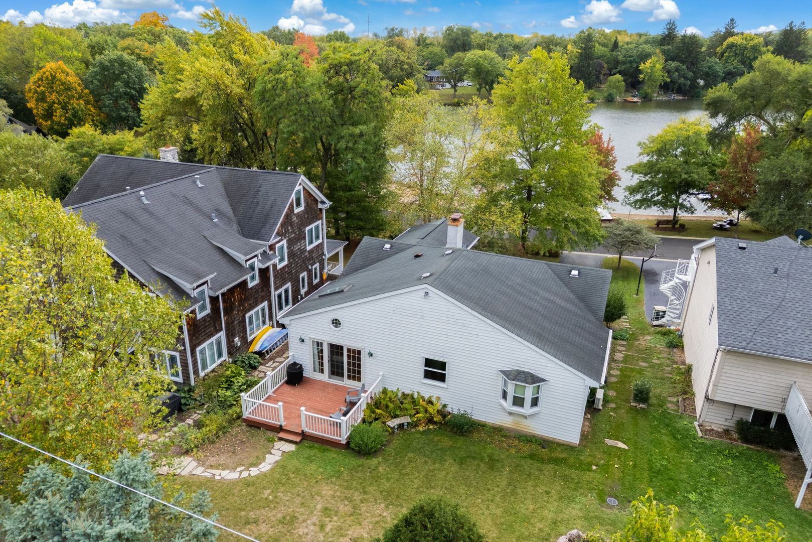 21056 W Sylvan Drive, Mundelein, IL 60060