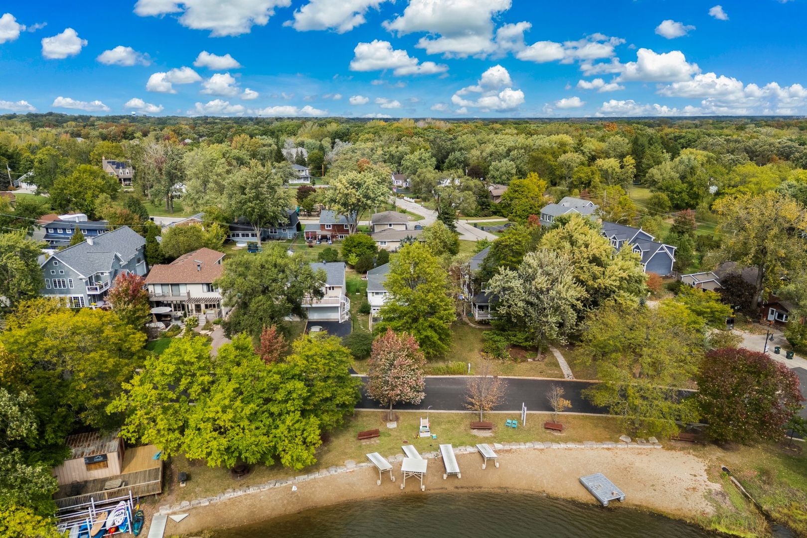 21056 W Sylvan Drive, Mundelein, IL 60060