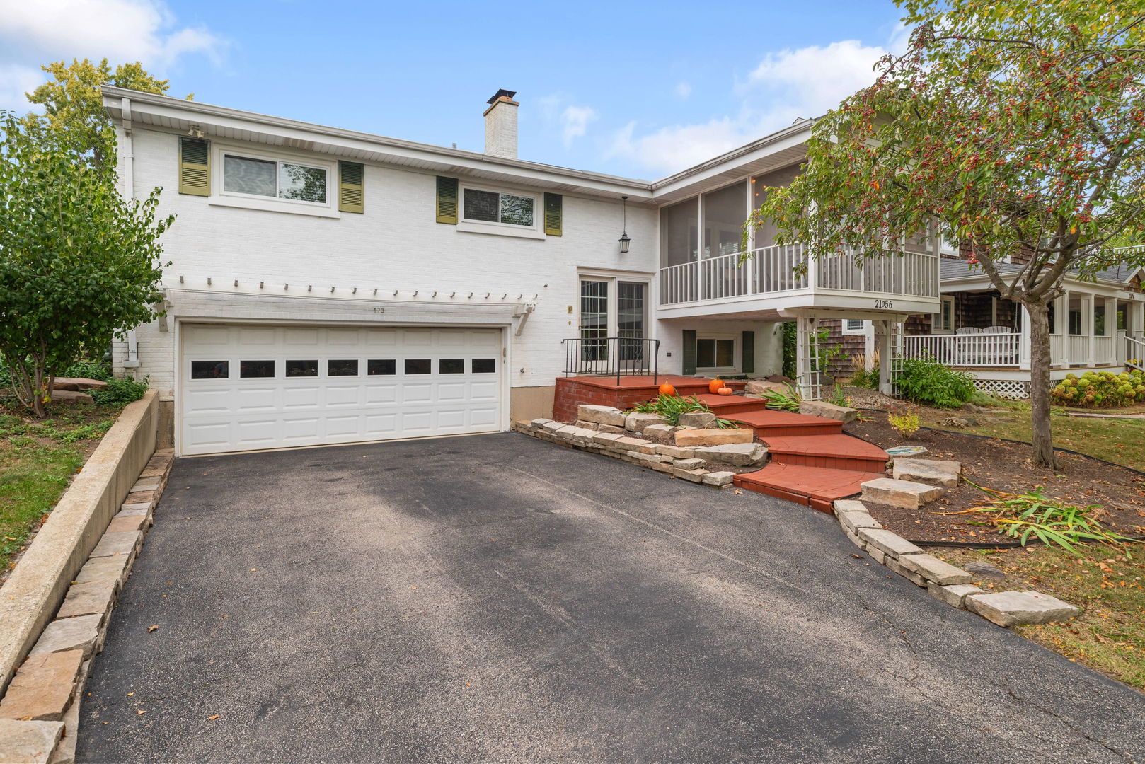 21056 W Sylvan Drive, Mundelein, IL 60060