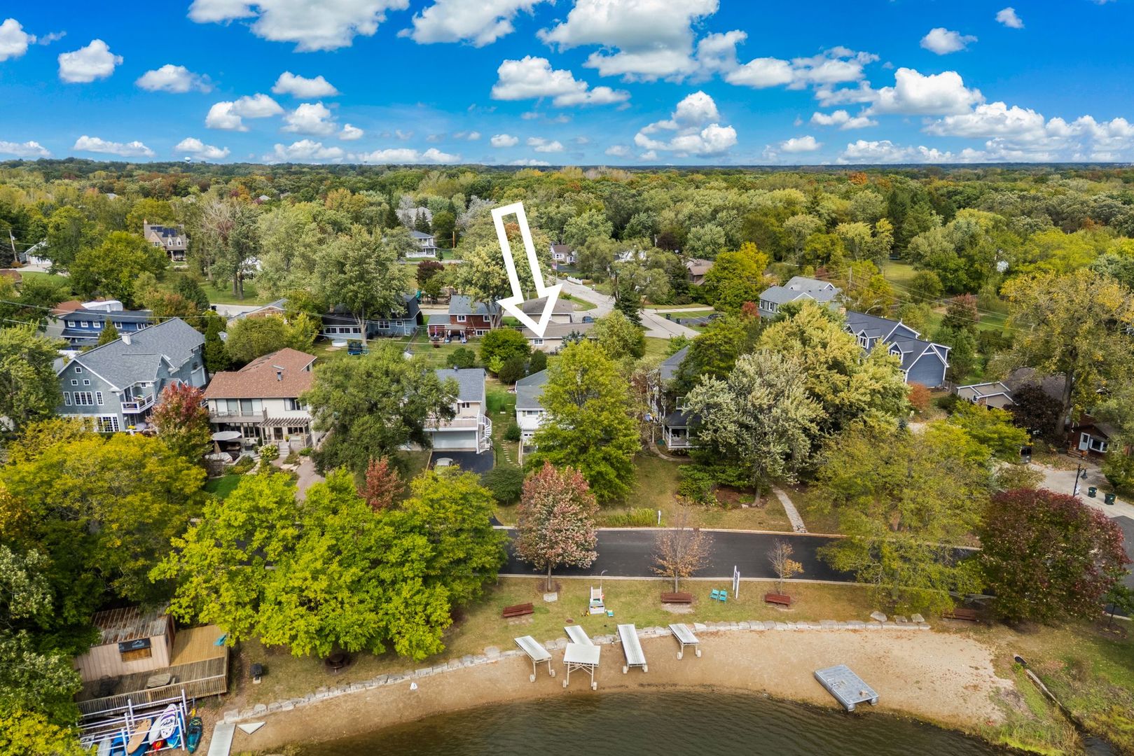 21056 W Sylvan Drive, Mundelein, IL 60060