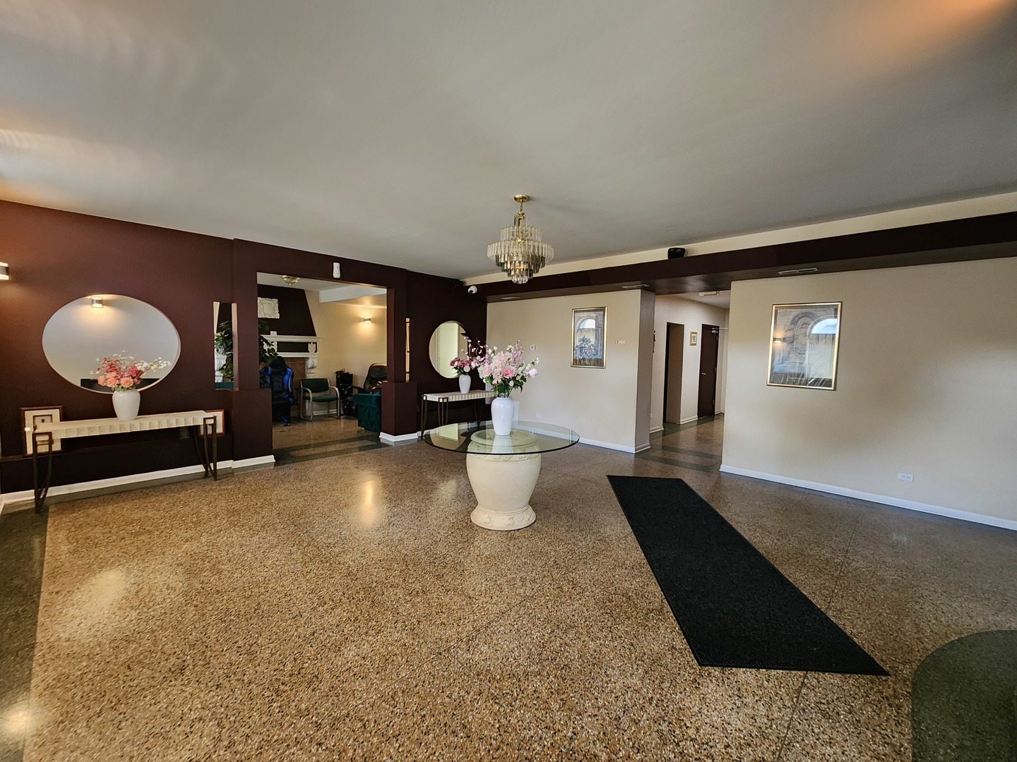 7000 S East End Avenue #303, Chicago, IL 60649