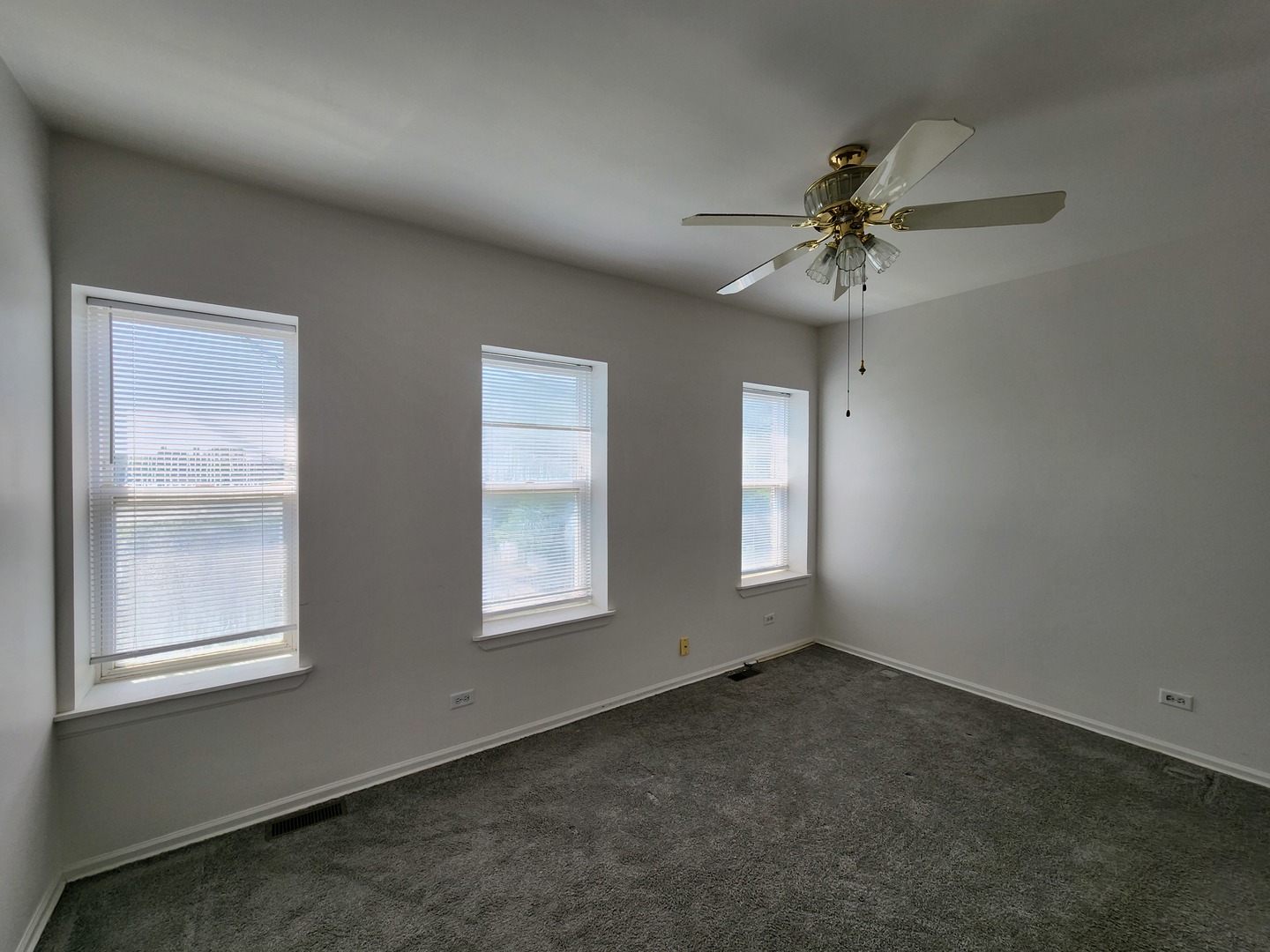 7000 S East End Avenue #303, Chicago, IL 60649