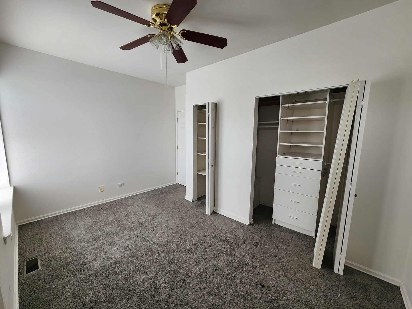 7000 S East End Avenue #303, Chicago, IL 60649