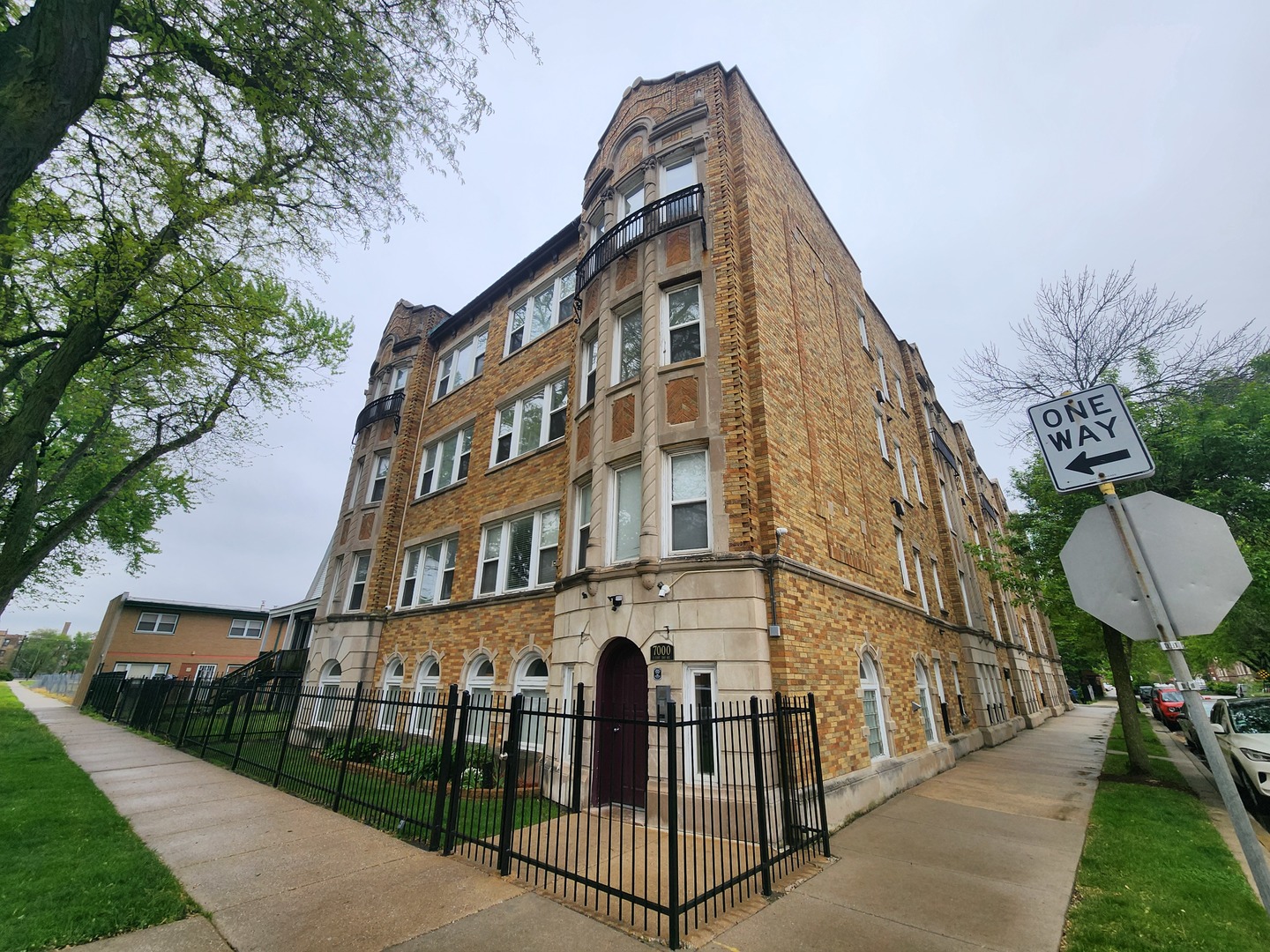 7000 S East End Avenue #303, Chicago, IL 60649