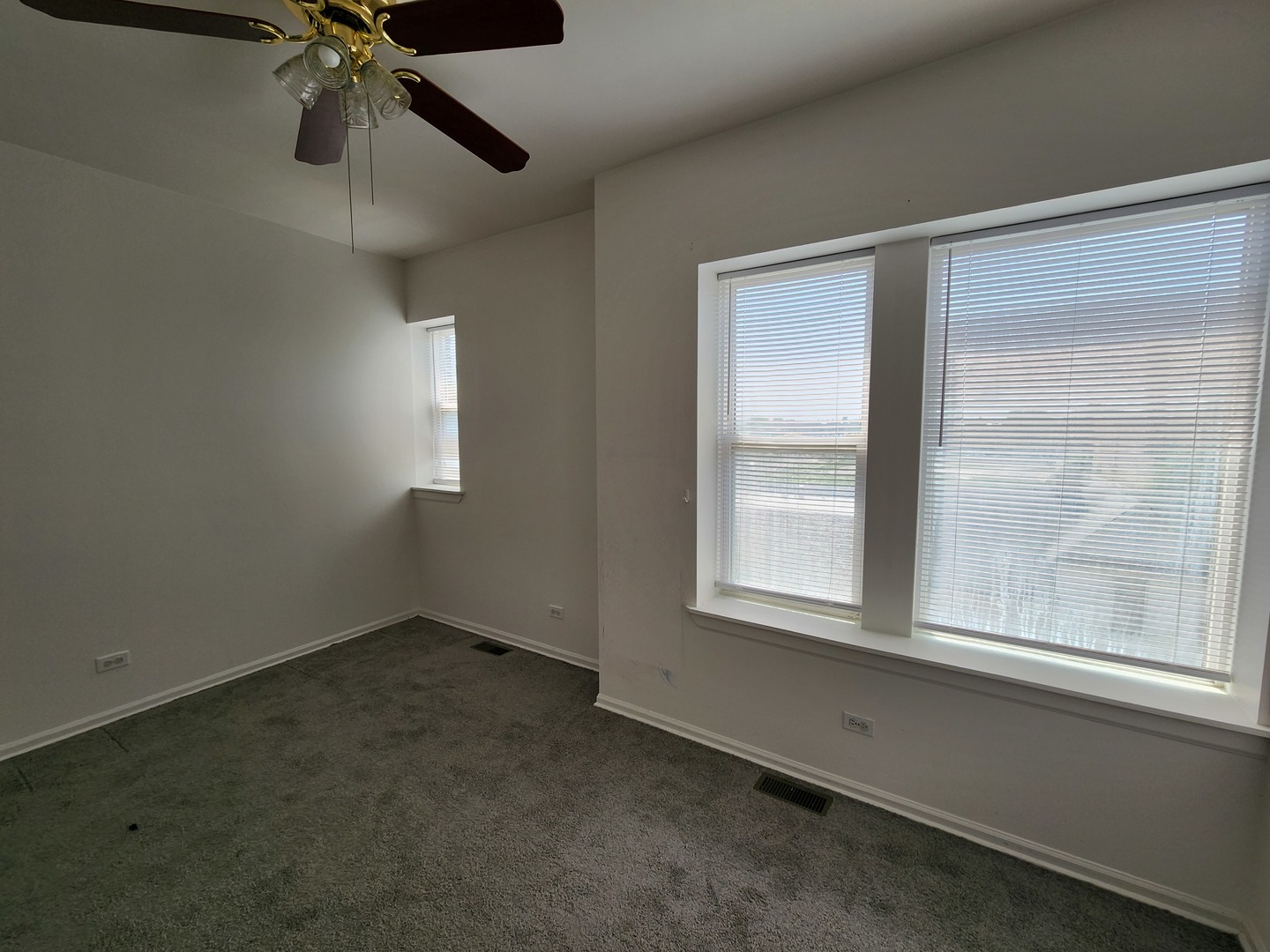 7000 S East End Avenue #303, Chicago, IL 60649