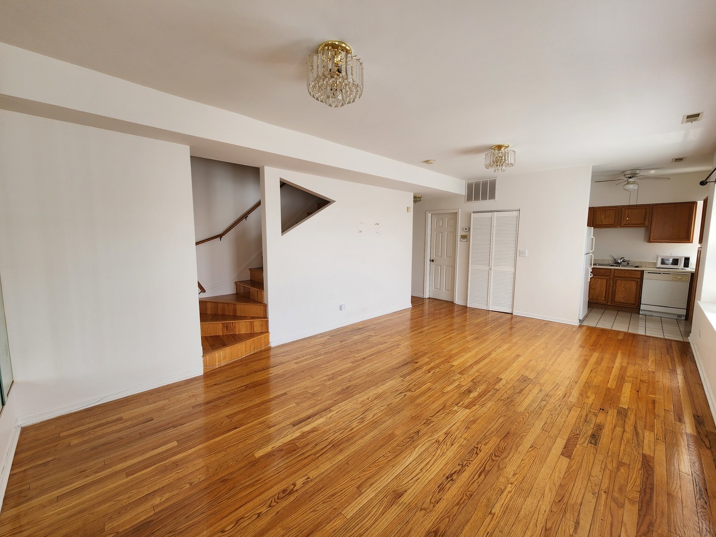 7000 S East End Avenue #303, Chicago, IL 60649