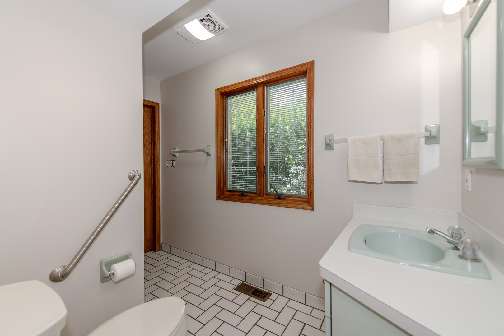 717 Westridge Road, Joliet, IL 60431