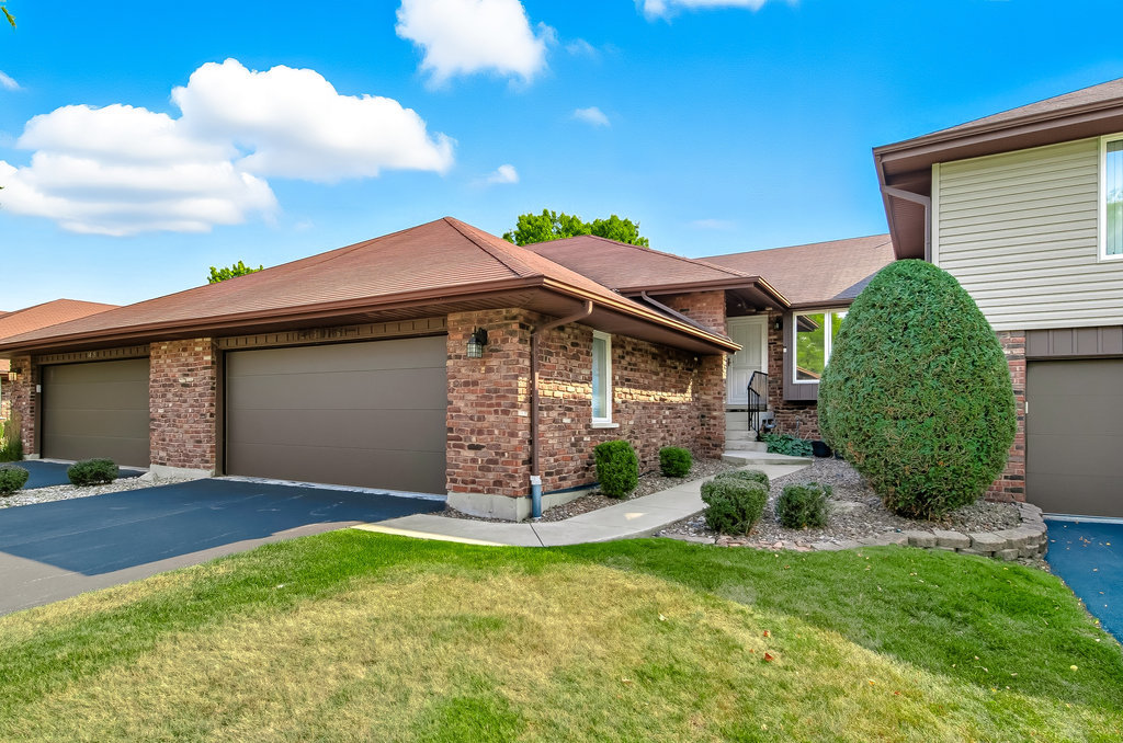 14325 Clearview Drive, Orland Park, IL 60462