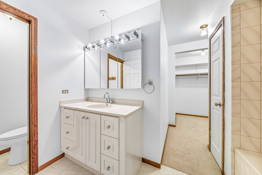 14325 Clearview Drive, Orland Park, IL 60462