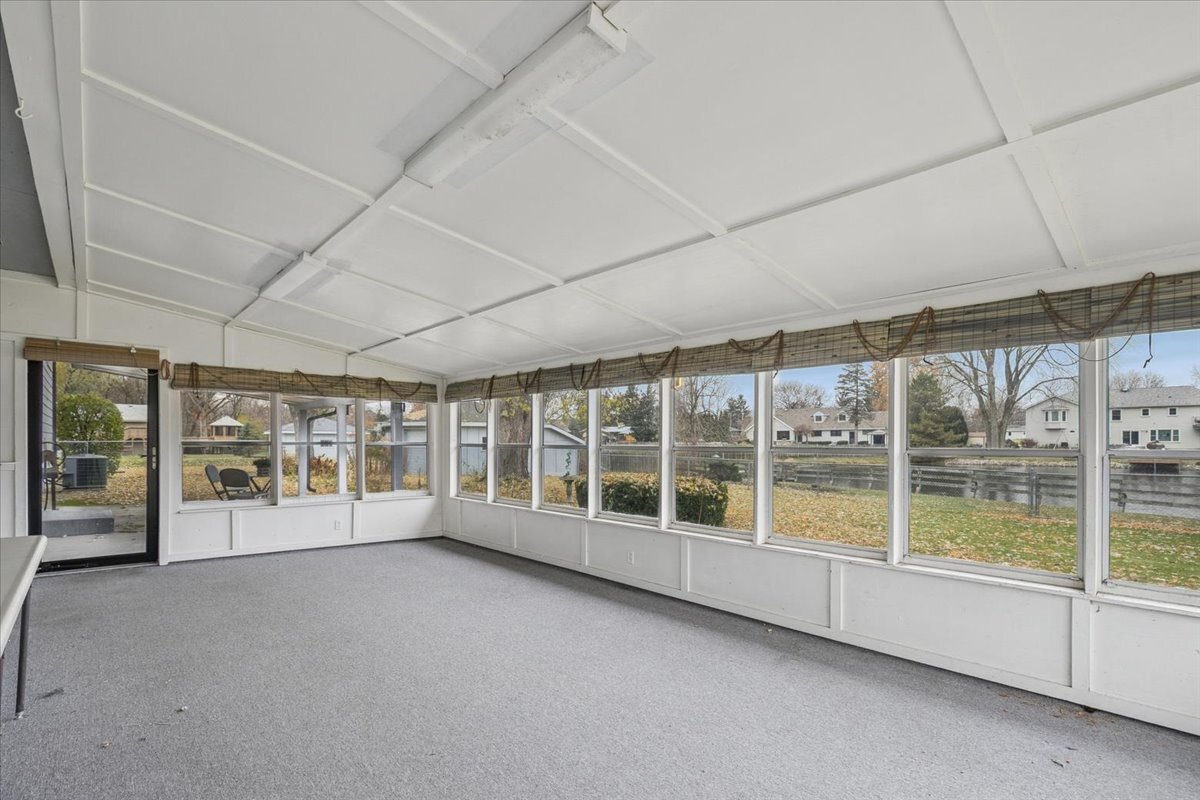 Libertyville, IL 60045