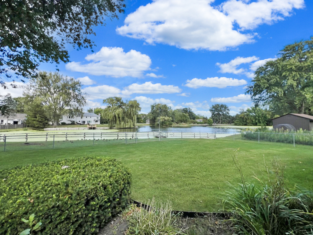 Libertyville, IL 60045