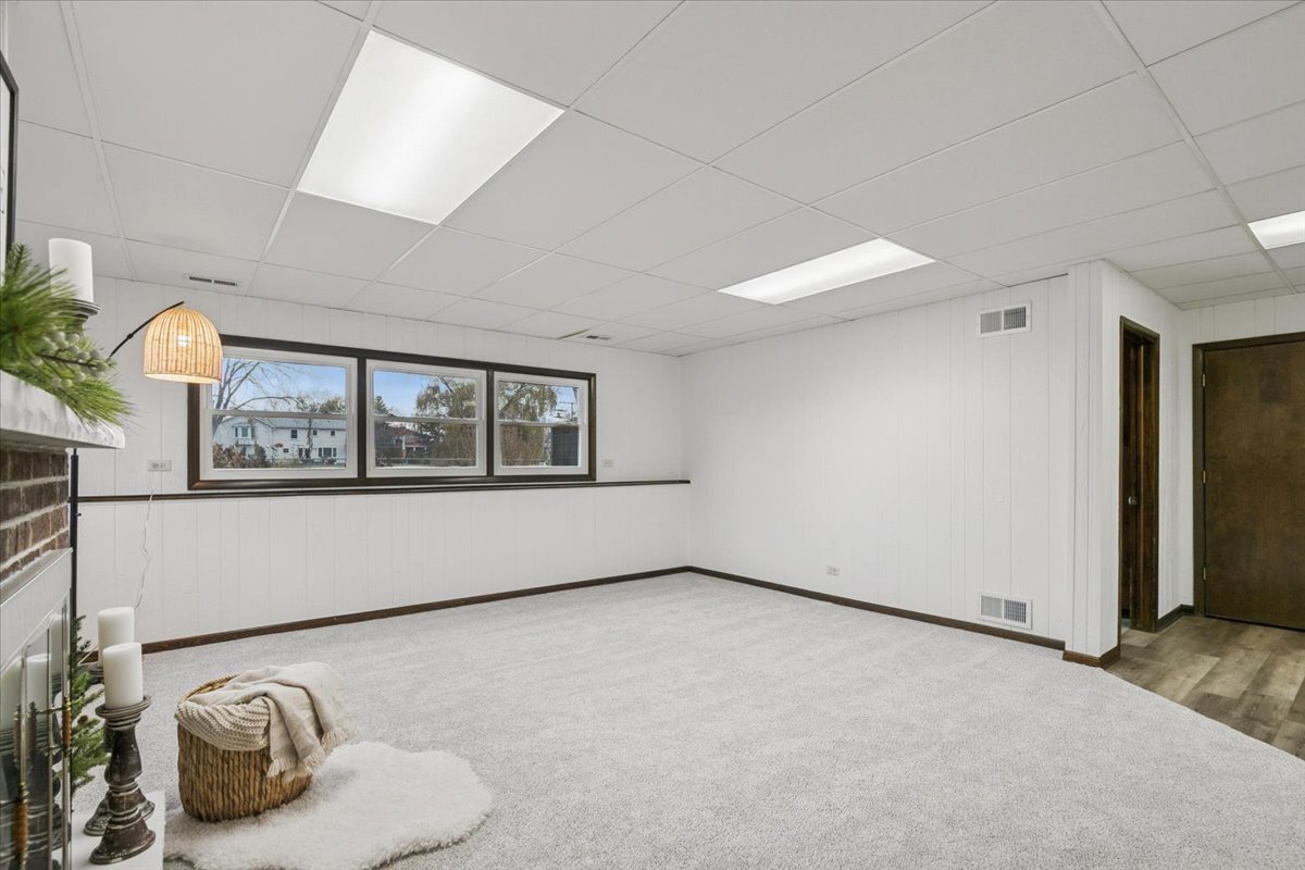 Libertyville, IL 60045