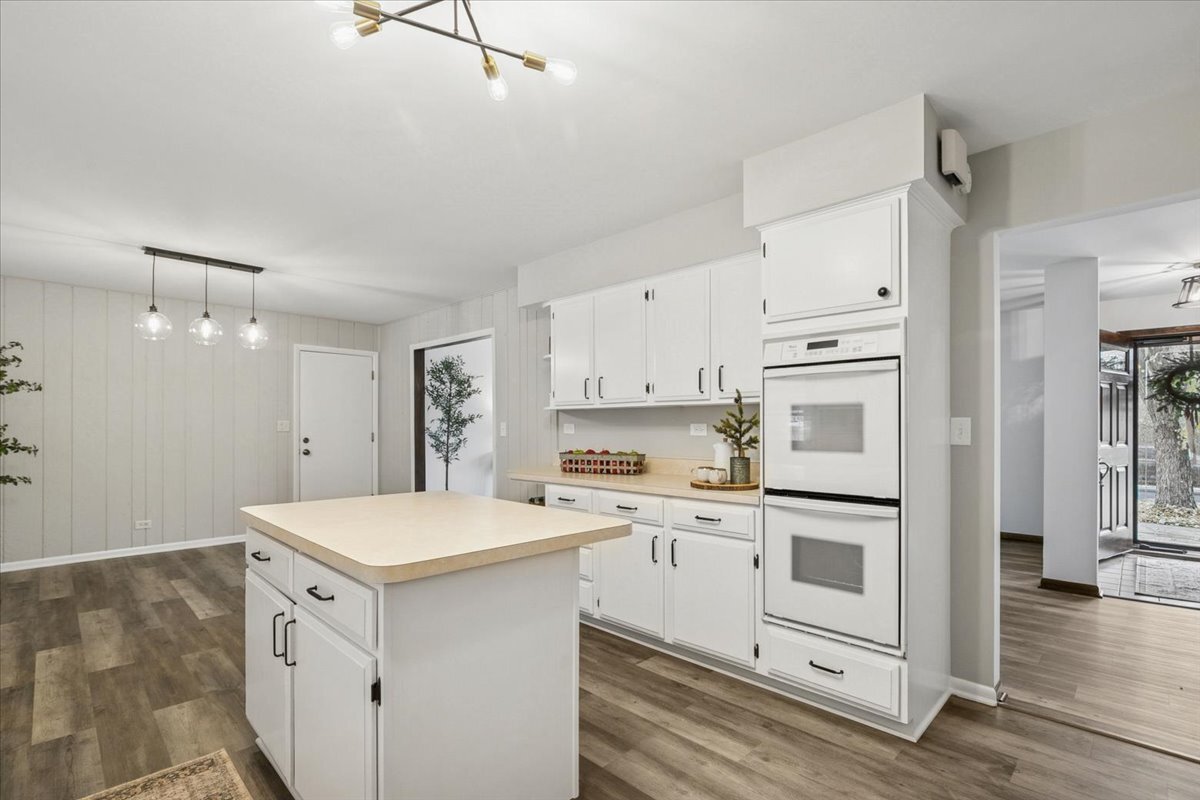 Libertyville, IL 60045