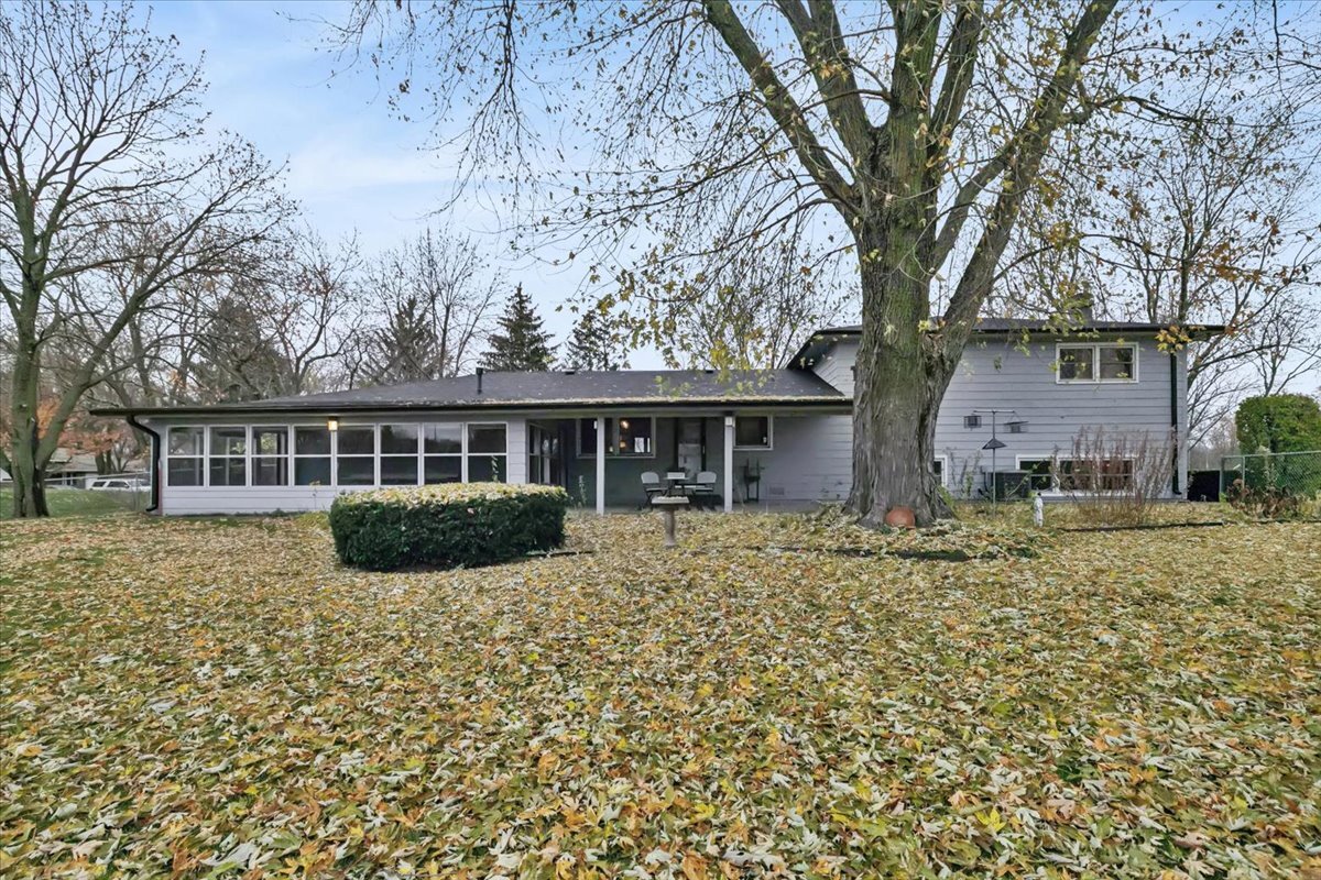 Libertyville, IL 60045