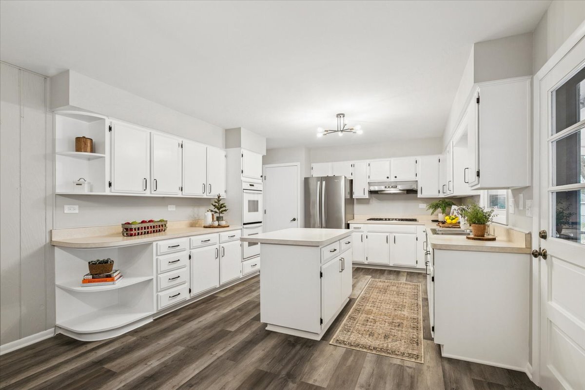 Libertyville, IL 60045