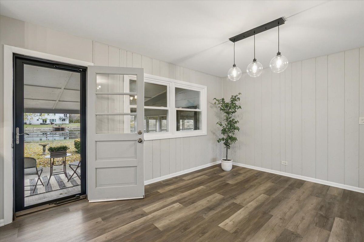 Libertyville, IL 60045