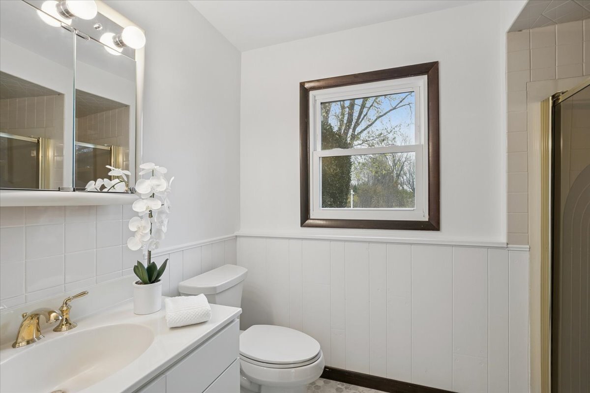 Libertyville, IL 60045