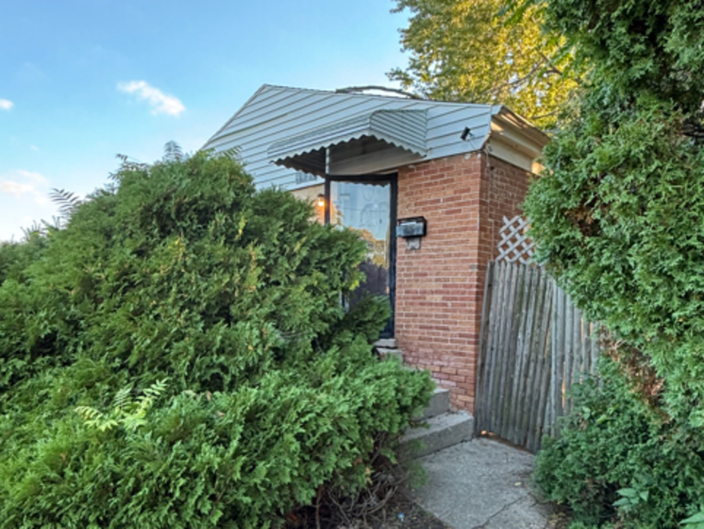 4439 S Lawler Avenue, Chicago, IL 60638
