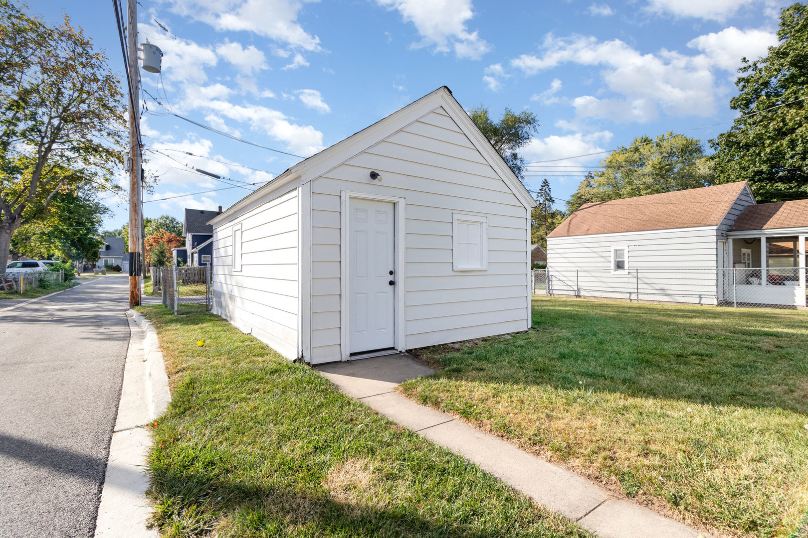 644 Lavoie Avenue, Elgin, IL 60120