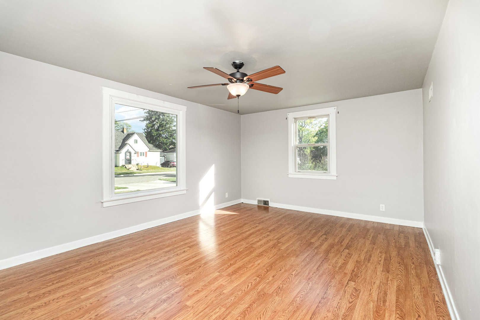 644 Lavoie Avenue, Elgin, IL 60120
