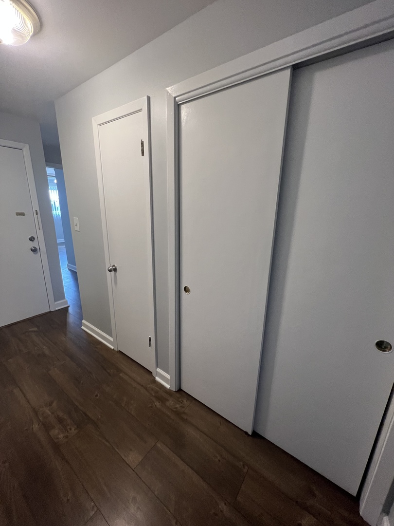 1353 Perry Street #2, Des Plaines, IL 60016