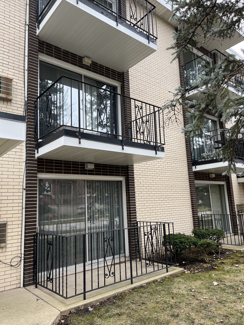1353 Perry Street #2, Des Plaines, IL 60016
