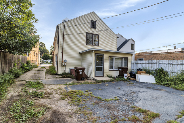 430 W Virginia Street #1, Crystal Lake, IL 60014