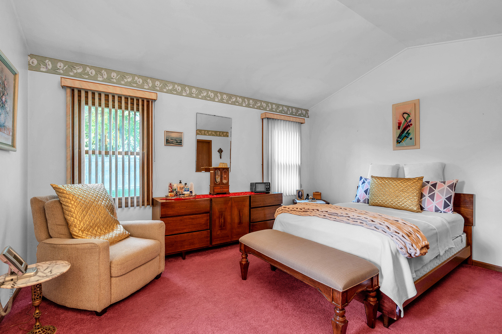 216 Timber Oaks Drive, North Aurora, IL 60542