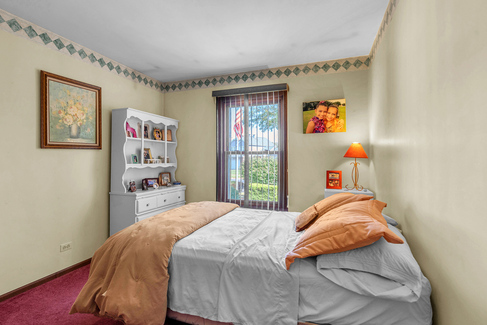 216 Timber Oaks Drive, North Aurora, IL 60542