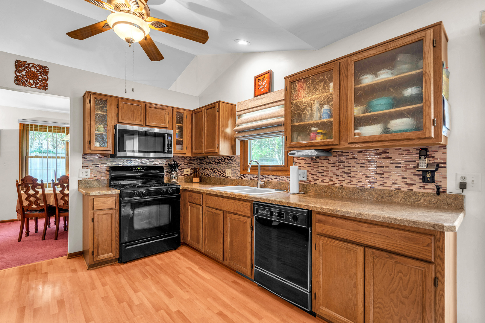 216 Timber Oaks Drive, North Aurora, IL 60542