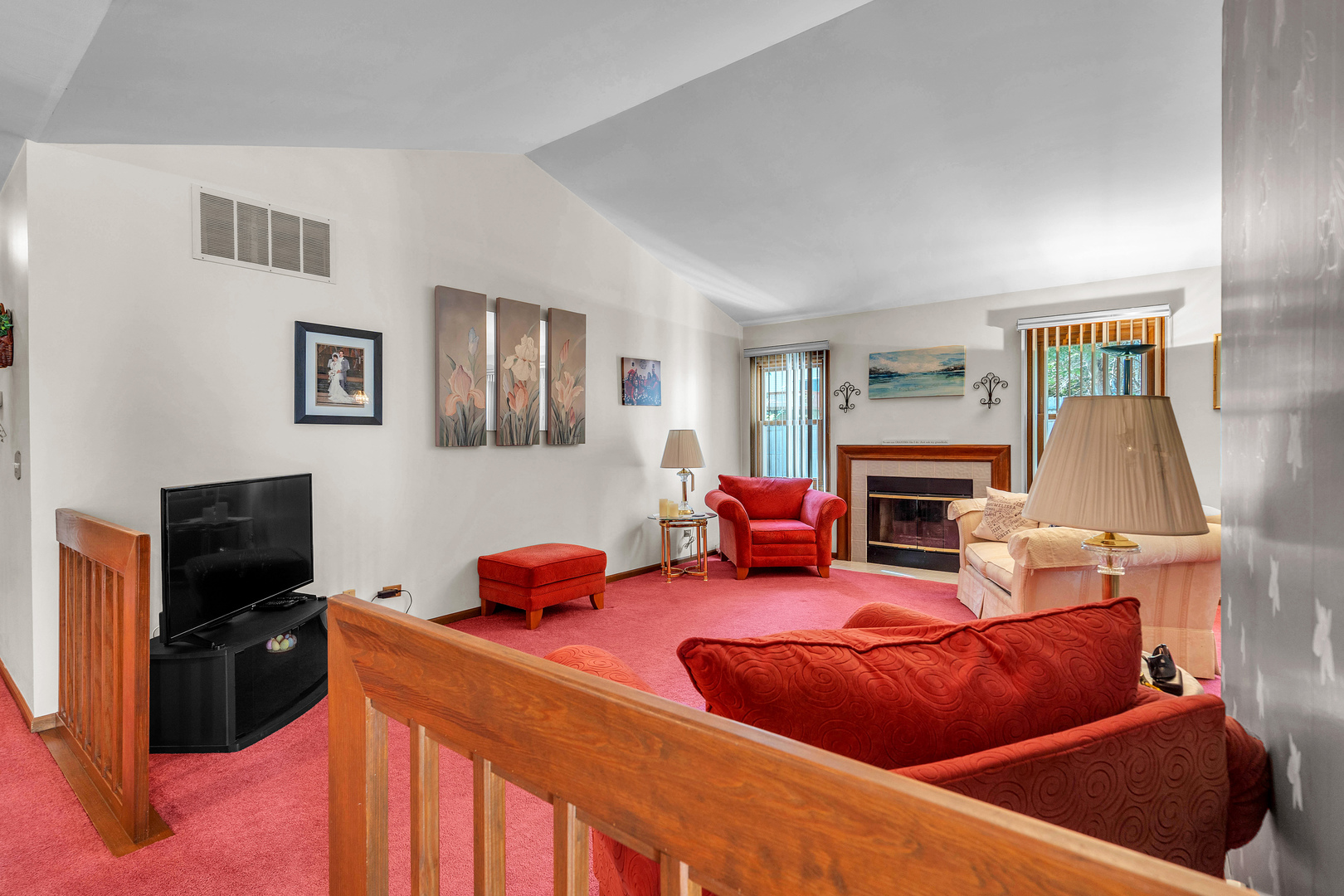 216 Timber Oaks Drive, North Aurora, IL 60542